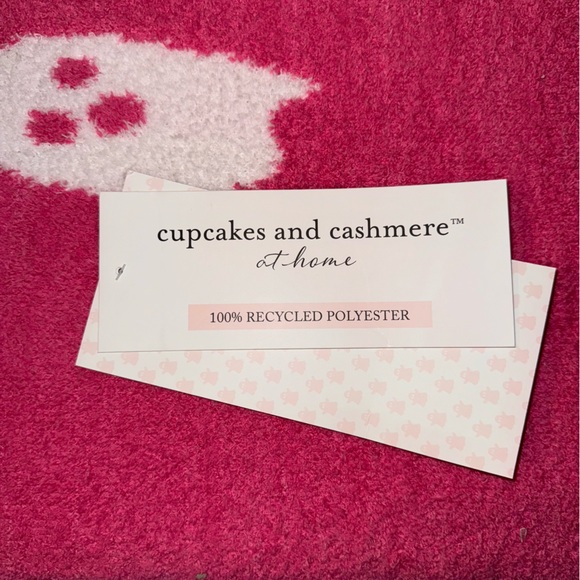 NEW! CUPCAKES & CASHMERE Hot Pink Ghosts Reversible Oversized Throw Blanket NWT! - Picture 11 of 16